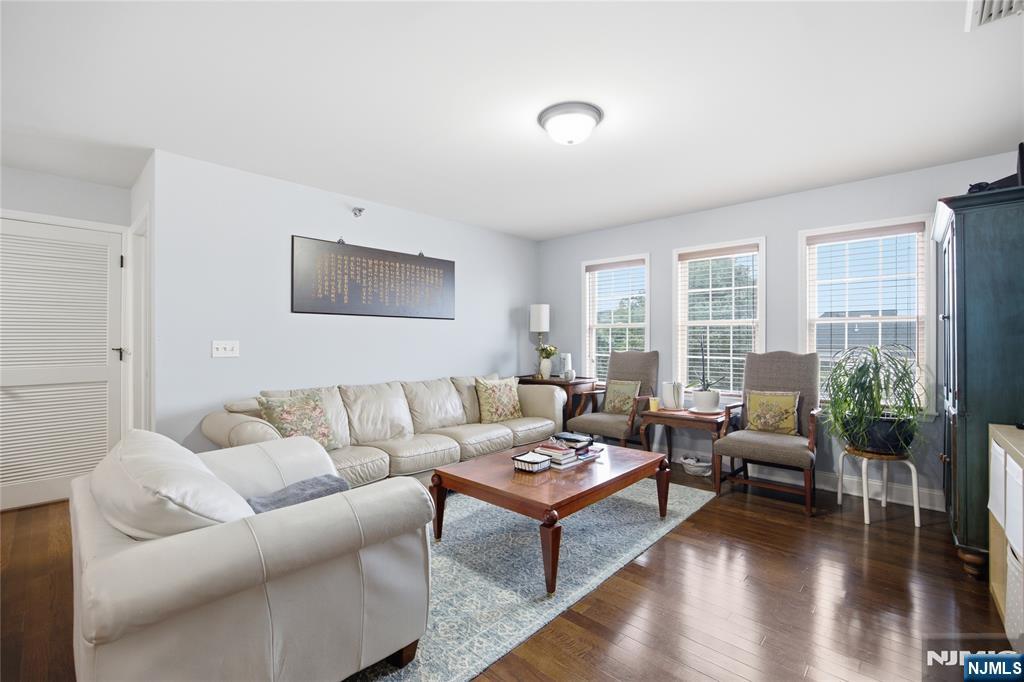 270 Grand Avenue 4C