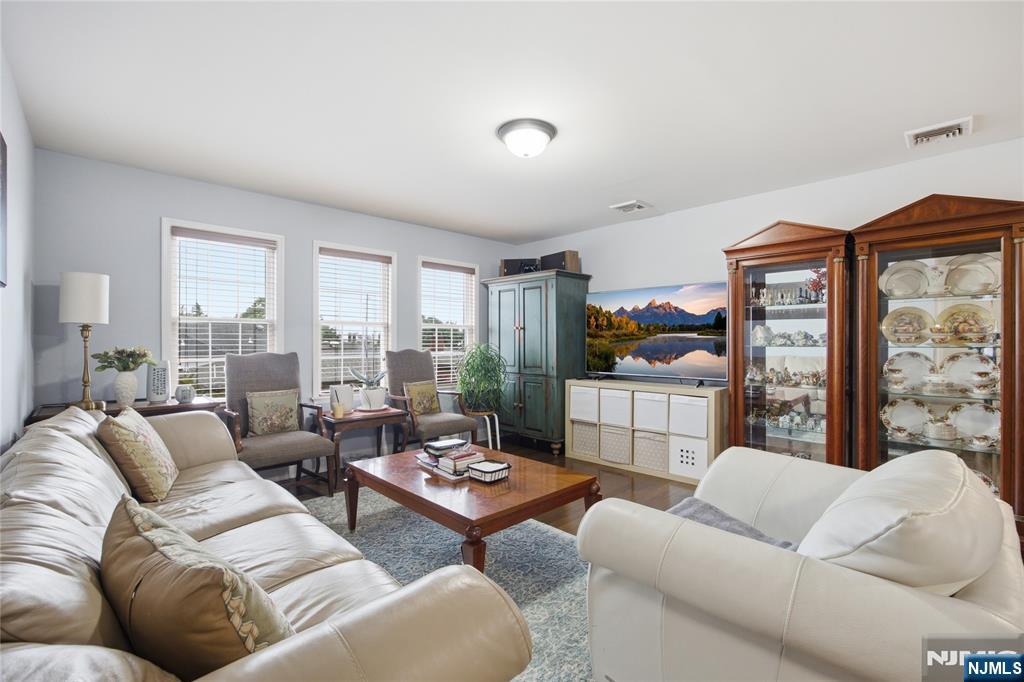 270 Grand Avenue 4C