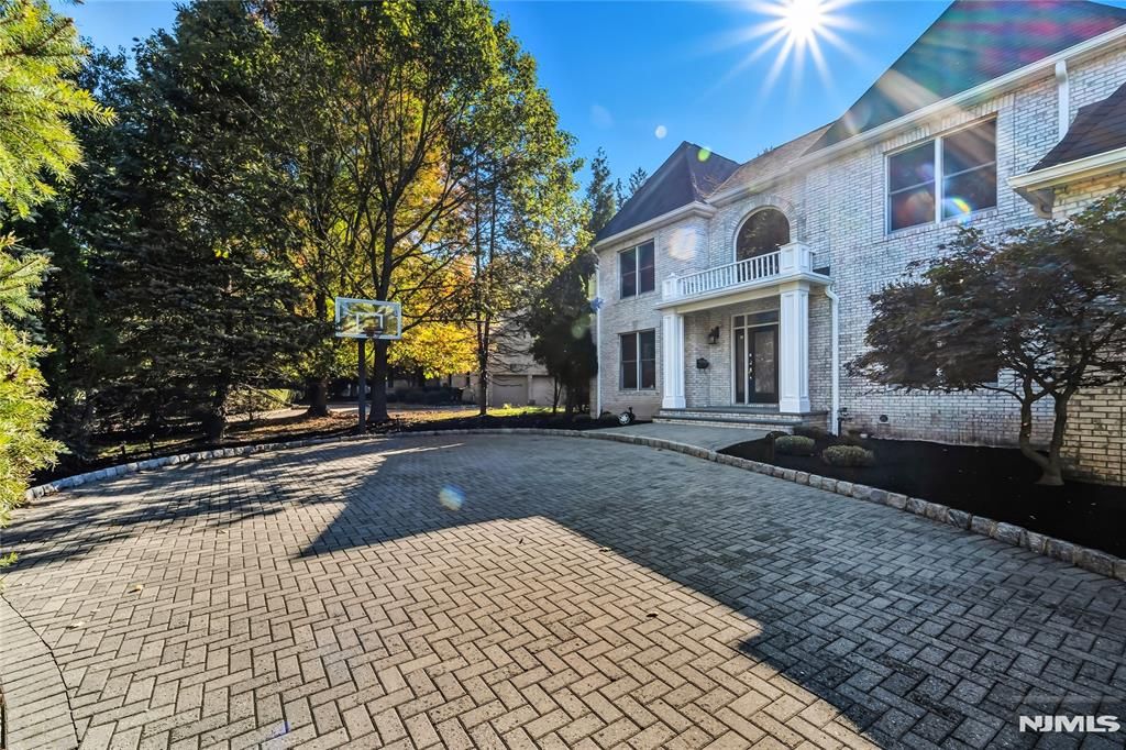 Photo of 32 Moeser Place, Old Tappan, NJ 07675 (MLS # 25012688)