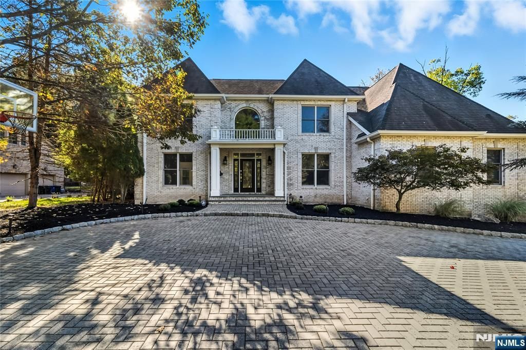 Photo of 32 Moeser Place, Old Tappan, NJ 07675 (MLS # 25012688)