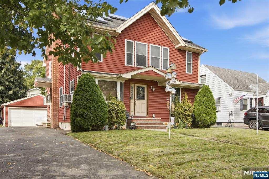 10-18 2nd Street