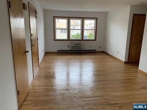 Photo of 333 Green Ave #2, Lyndhurst, NJ 07071 (MLS # 26004171)