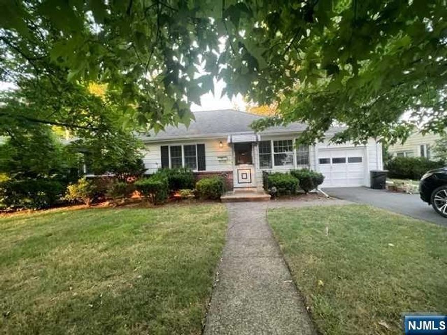 Beautiful 3 Bedroom 2 full bath Ranch in a prime location in Glen Rock. Central Air, newer modern Eat-In Kitchen with wood cabinets and Granite counters. Beautiful Hardwood floors as installed throughout. 1 Car attached Garage. Gorgeous property and back yard. Close to school, shopping and transportation. Tenant is responsible for snow removal and all utilities.