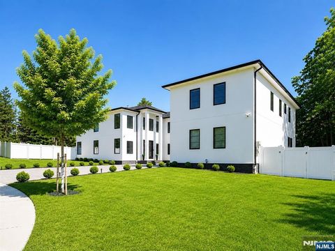 Photo of 191 Nimitz Road, Paramus, NJ 07652 (MLS # 26024705)