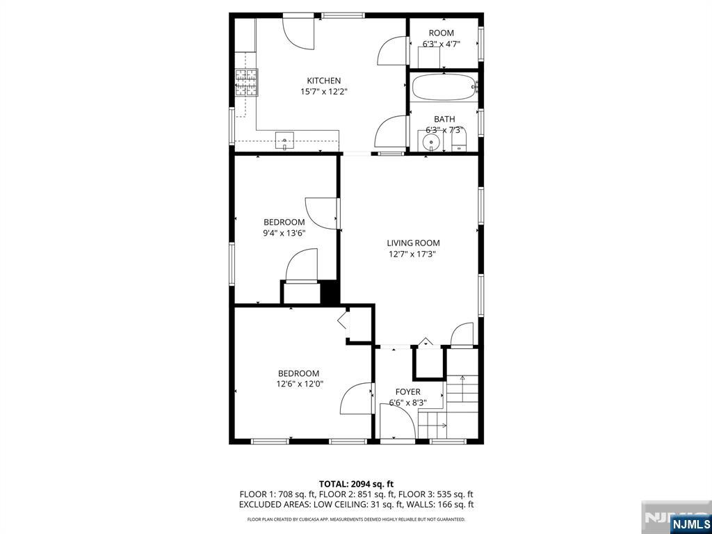 Main image without alt text