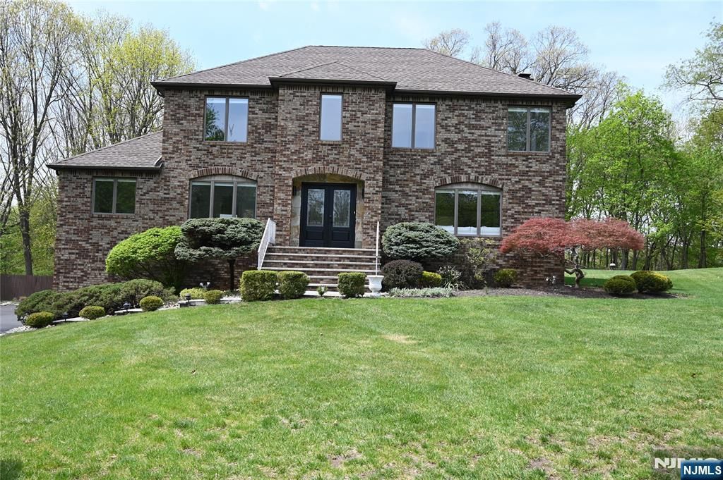 Photo of 43 Lisa Court, North Haledon, NJ 07508 (MLS # 26012783)