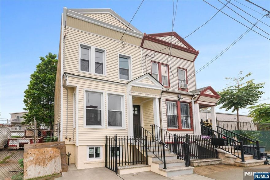 Welcome to 33 1/2 Emmet St â€” a fully gut-renovated 3 bed, 2 bath gem in the great city of Newark! This home has been completely redone from top to bottom, with fresh finishes, modern touches, and forced hot air to keep you warm in the winter and cool in the summer. Whether you're hosting in the open living space or relaxing in one of the three spacious bedrooms, this place is move-in ready and waiting for your personal touch. No expense was spared in this one of a kind renovation. Come turn this house into your home before someone else does!