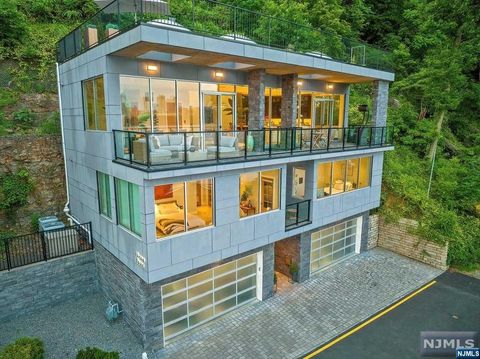 34 Shore Road Edgewater NJ 07020
