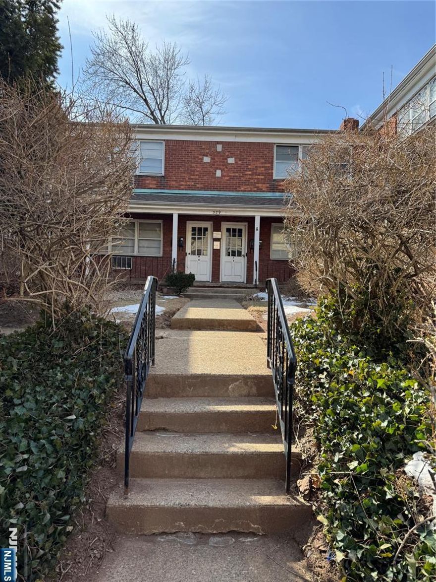 Large renovated studio conveniently located across from the Hackensack University Medical Center. Unit features separate kitchen with refrigerator, oven and great closet space! Laundry in basement and parking around the perimeter of the building for additional $85 per month. Rent includes heat and hot water. No pets. Bus to NY only 1.5 blocks away and under .5 miles to NY. NJ Transit train a very short distance away. Close to downtown area.