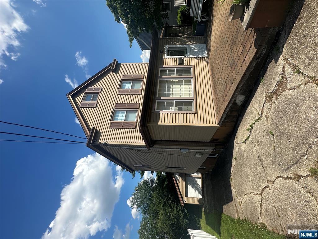 724 3rd Street