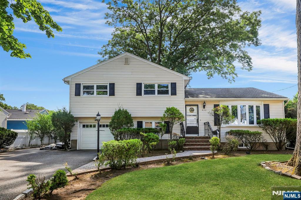 Photo of 599 Concord Street, New Milford, NJ 07646 (MLS # 26023058)