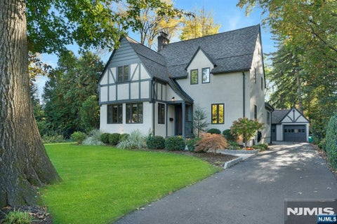 Photo of 15 Gilbert Road, Ho-Ho-Kus, NJ 07423 (MLS # 26039597)