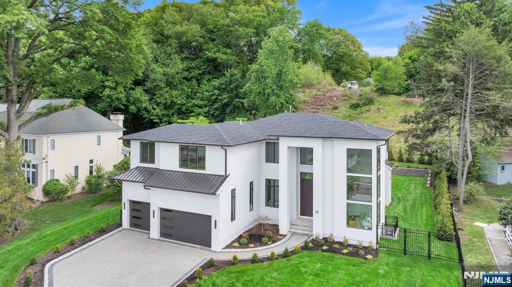 61 Macarthur Avenue