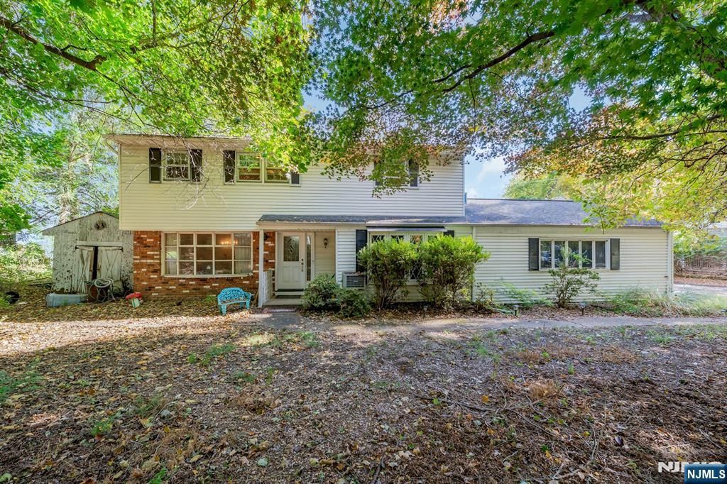 Photo of 75 Cherokee Avenue, Allendale, NJ 07401 (MLS # 26006104)