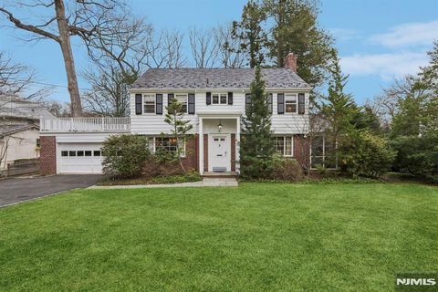 185 Beechwood Road Ridgewood NJ 07450