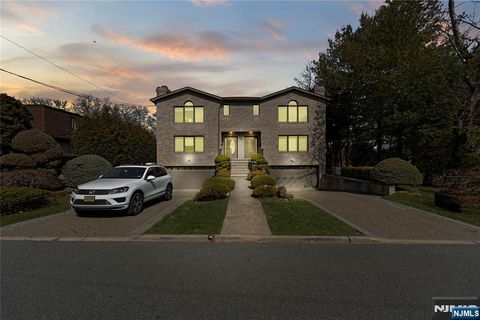 MLS: 25006980