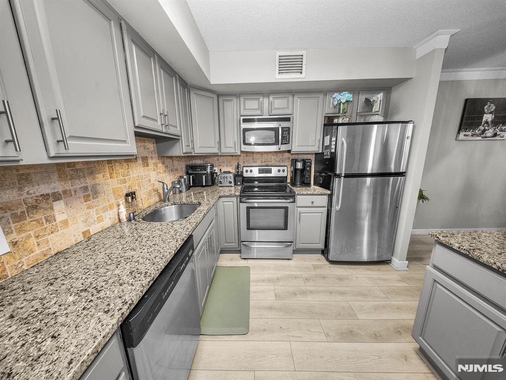 316 Prospect Avenue 8D