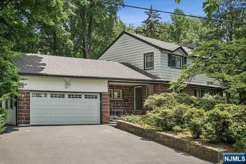 Photo of 591 Edgewood Rd, Leonia, NJ 07605 (MLS # 25034537)