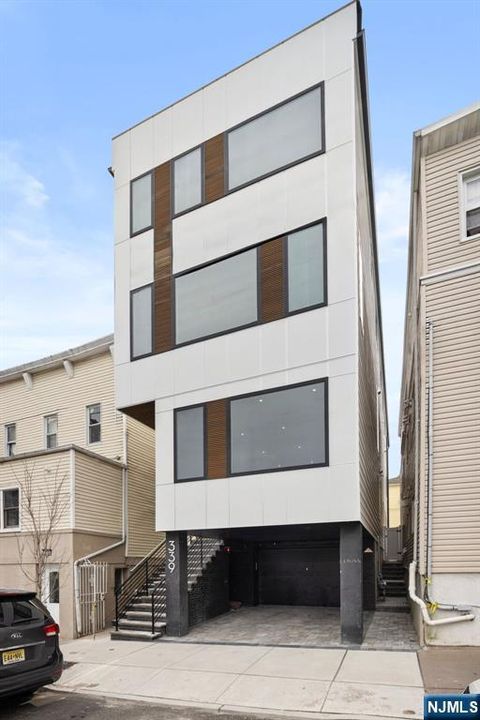 339 69th St Unit 1, Guttenberg, NJ 07093 - MLS#: 25004677