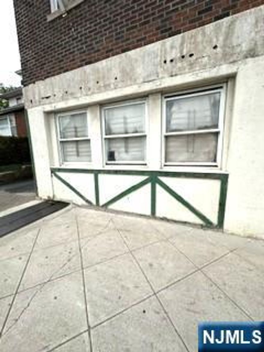 Prime opportunity to lease a versatile 2,000 sq ft mixed-use space in the heart of town. This open-concept unit features high ceilings and a flexible layout, allowing you to design the ideal environment for your business. The space includes two bathrooms and basement access for additional storage. Located just steps from a municipal parking lot, this property offers excellent convenience for both customers and staff. Tenant is responsible for obtaining the Certificate of Occupancy. No on-site cooking permitted, but food may be brought in, heated, and served.