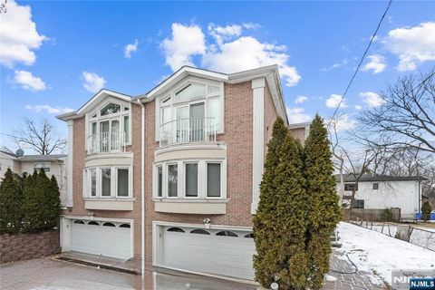 Photo of 135 Grove St, Tenafly, NJ 07670 (MLS # 26000601)