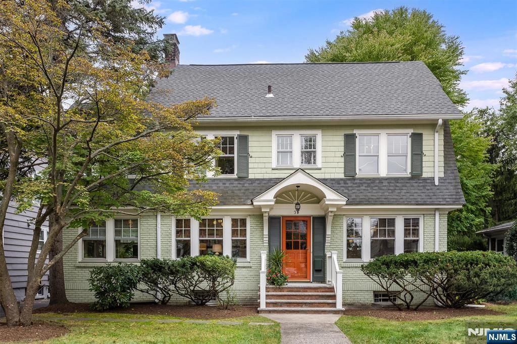 Photo of 35 Watchung Avenue, Montclair, NJ 07043 (MLS # 25039221)