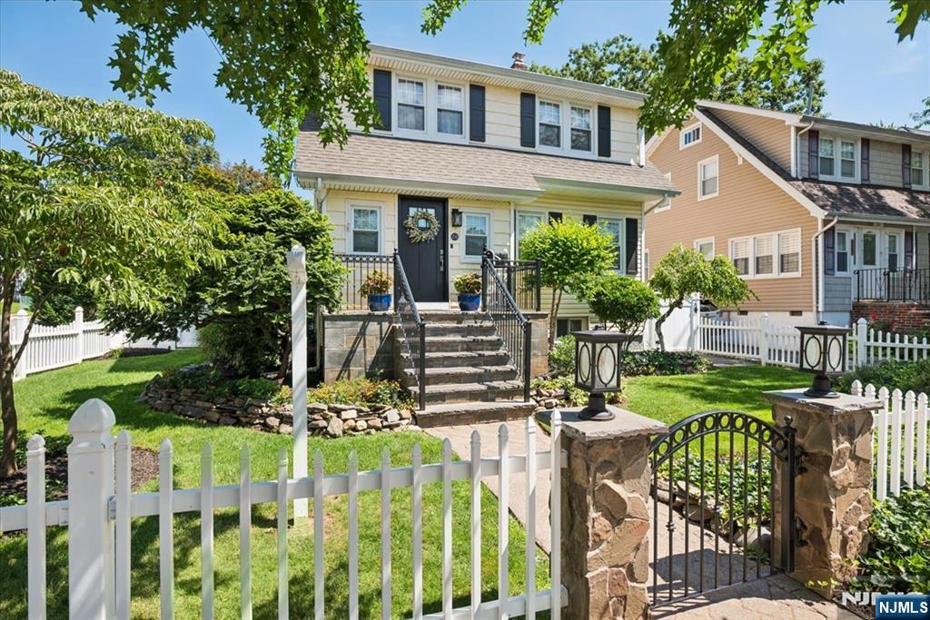 211 Walnut Avenue