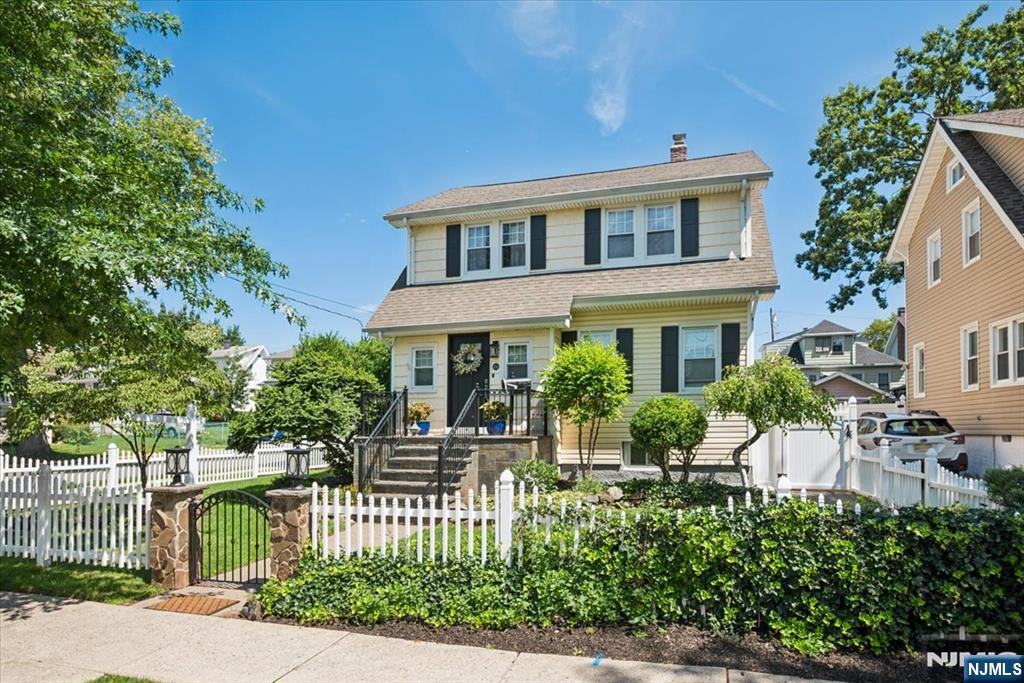 211 Walnut Avenue
