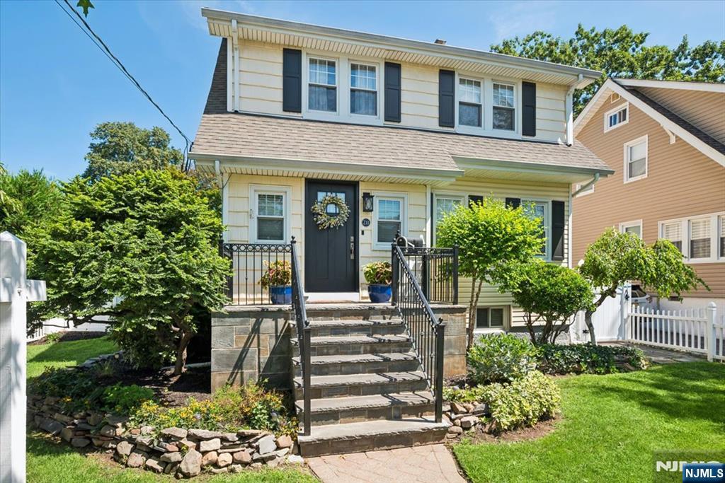 211 Walnut Avenue