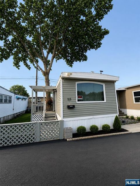 Photo of 55 Helen, Moonachie, NJ 07074 (MLS # 26018993)
