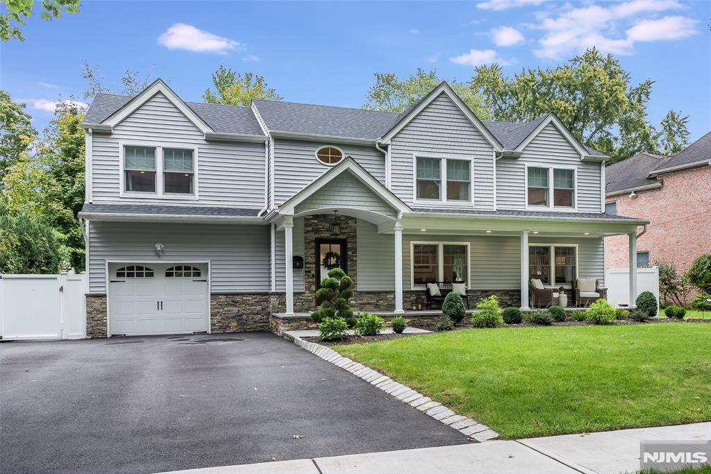 Property for Sale at 61 Ferndale Road, Paramus, New Jersey - Bedrooms: 4 
Bathrooms: 3.5 
Rooms: 7  - $1,249,000