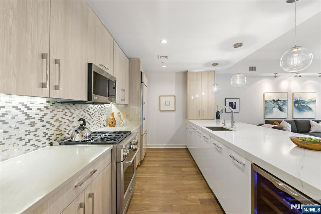 1200 Avenue At Port Imperial 414