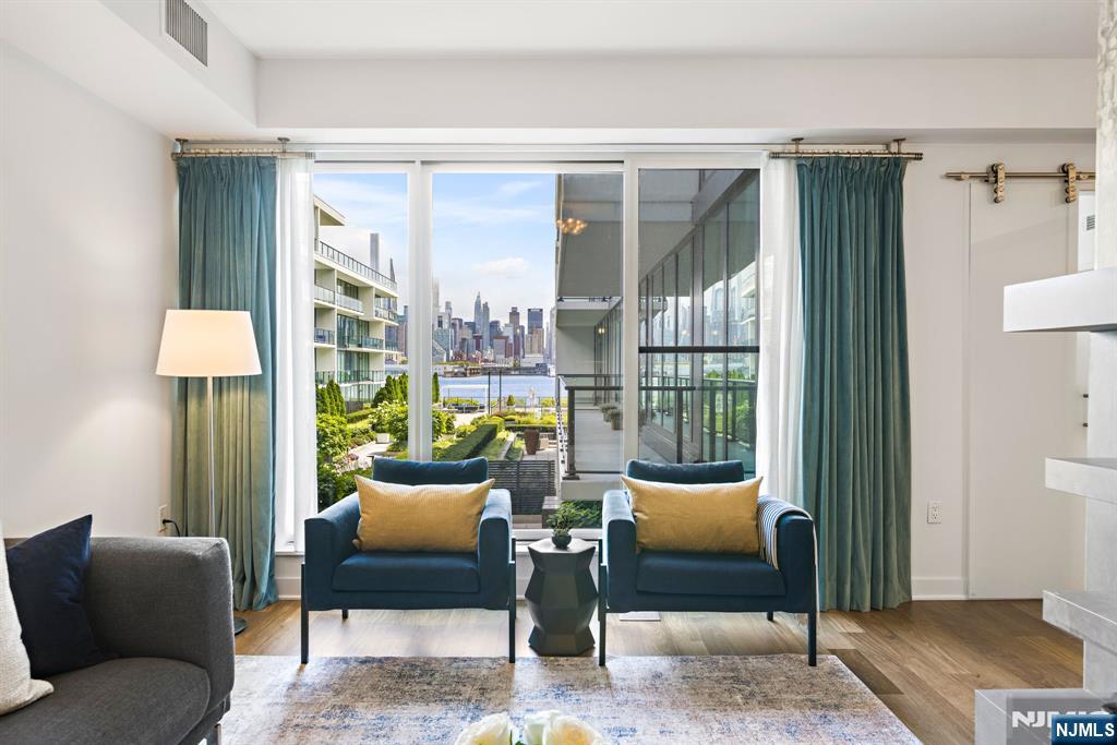 1200 Avenue At Port Imperial 414