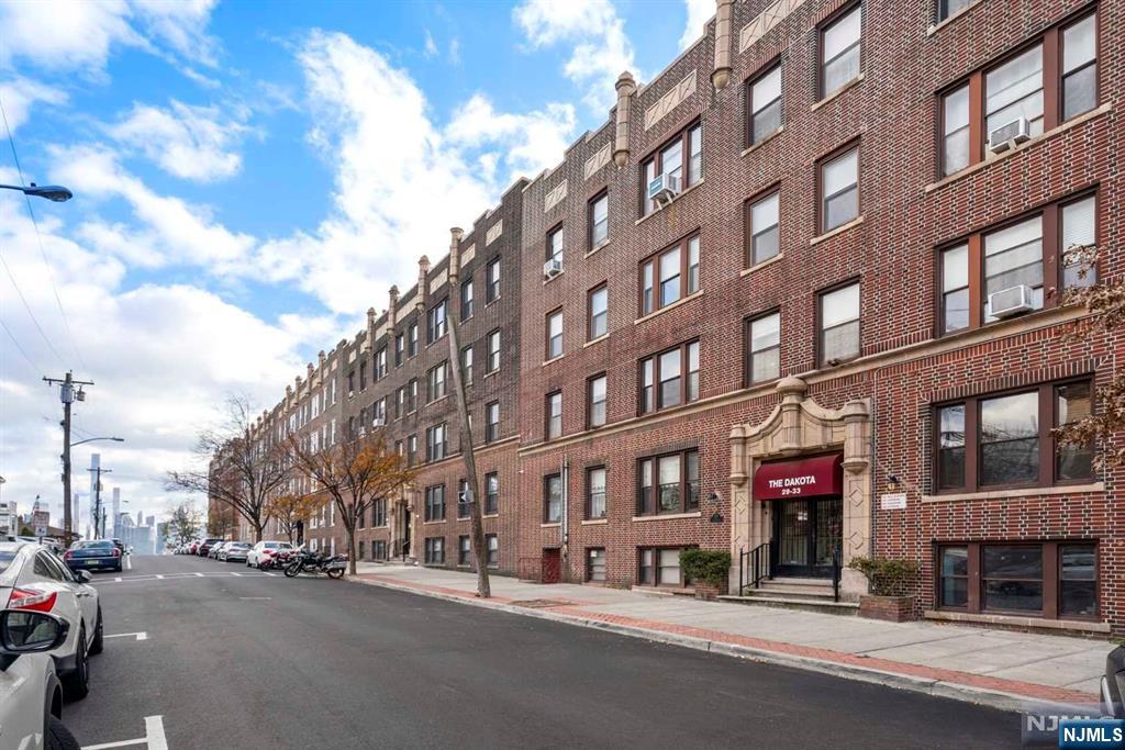 2933 51st Street A2, Weehawken, New Jersey - 2 Bedrooms  
1 Bathrooms - 