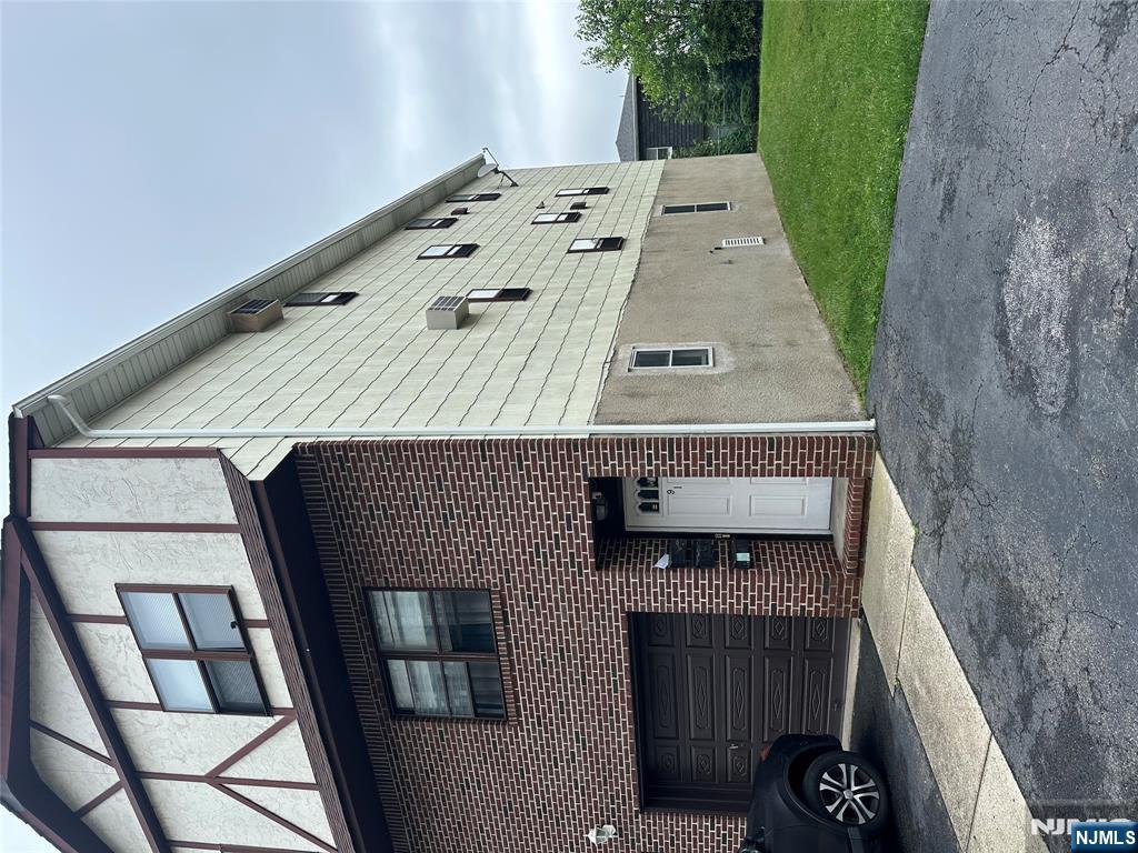 Rental Property at 91 Myrtle Ave Ground Flo, Edgewater, New Jersey - Bedrooms: 2 
Bathrooms: 1 
Rooms: 5  - $2,700 MO.
