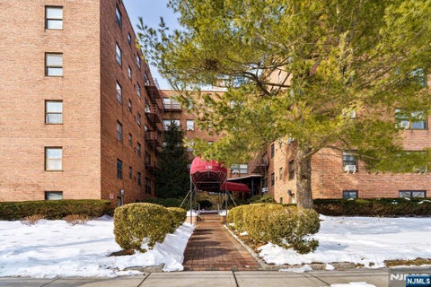 Photo of 130 Orient Way #4H, Rutherford, NJ 07070 (MLS # 26023632)