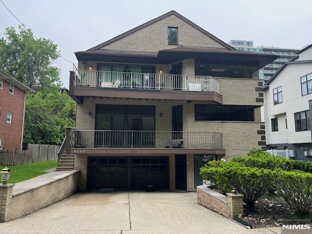 Rental Property at 1410 14th St 1st Floor, Fort Lee, New Jersey - Bedrooms: 3 
Bathrooms: 3 
Rooms: 8  - $3,500 MO.