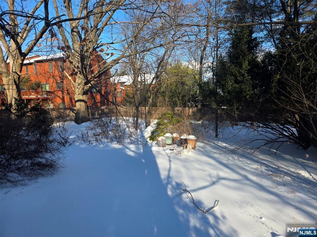 Photo of 21 Sampson Street, Saddle Brook, NJ 07663 (MLS # 26003484)