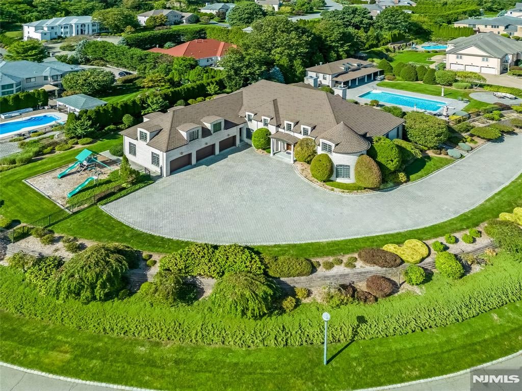 15 Mountainview Court