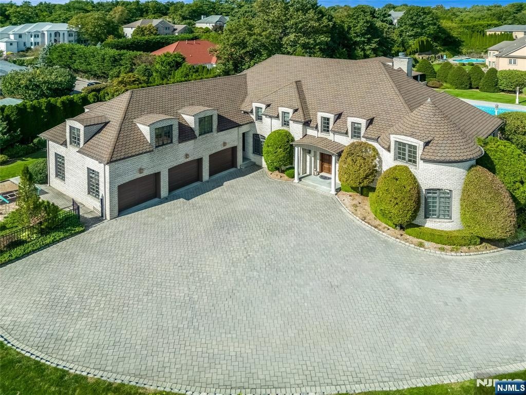 15 Mountainview Court