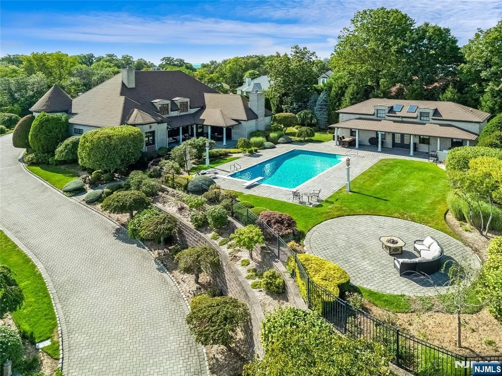 15 Mountainview Court