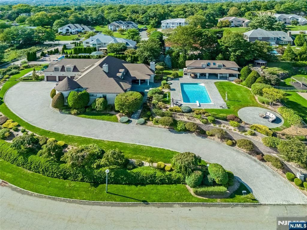 15 Mountainview Court
