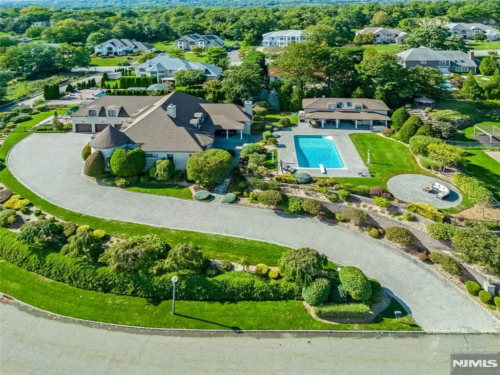15 Mountainview Court