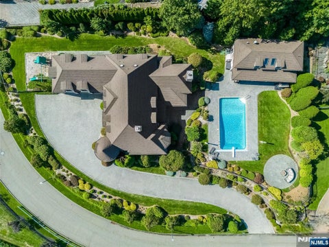Photo of 15 Mountainview Court, Totowa, NJ 07512 (MLS # 26035238)