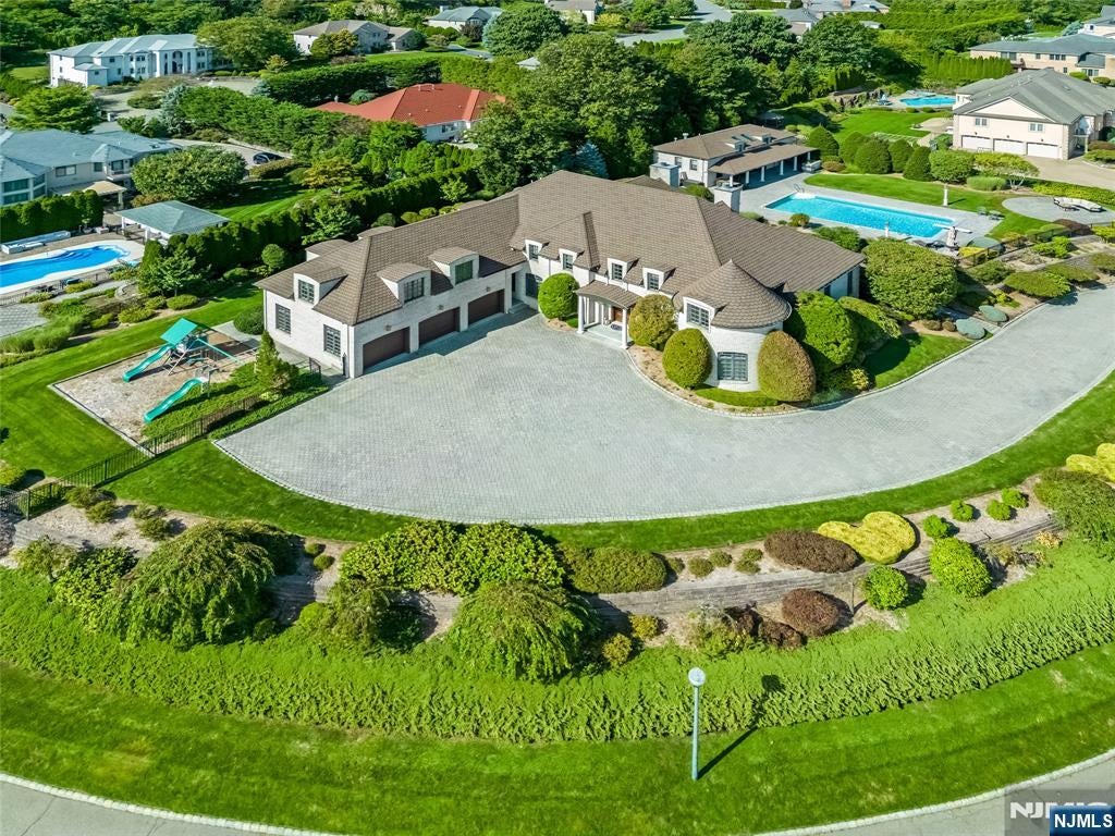 15 Mountainview Court