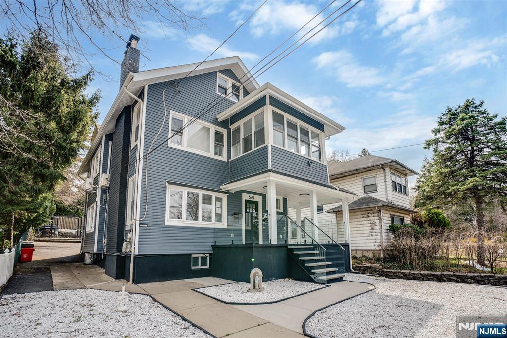 561 Grand Avenue