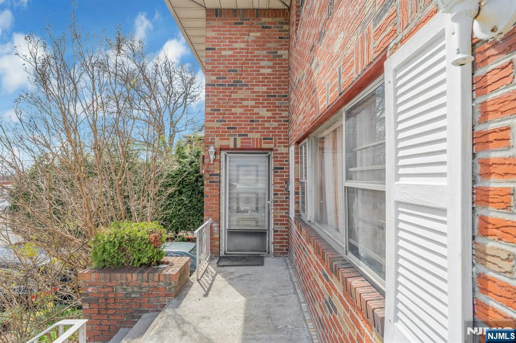 439 Bergen Boulevard