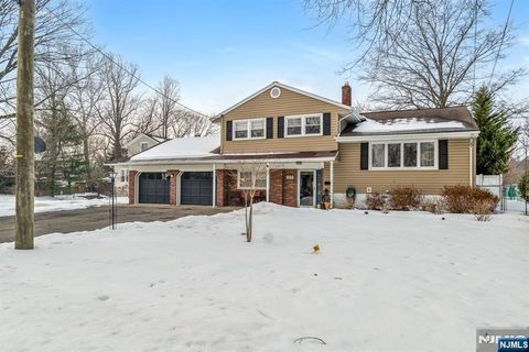 490 Albert Place New Milford NJ 07646