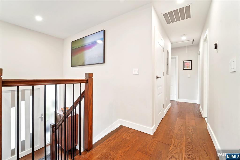 21 Ray Avenue