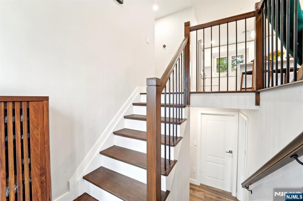 21 Ray Avenue